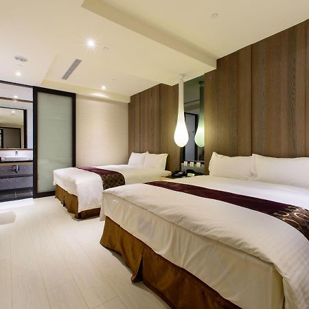 Stay Hotel - Taichung Zhongqing Exteriör bild