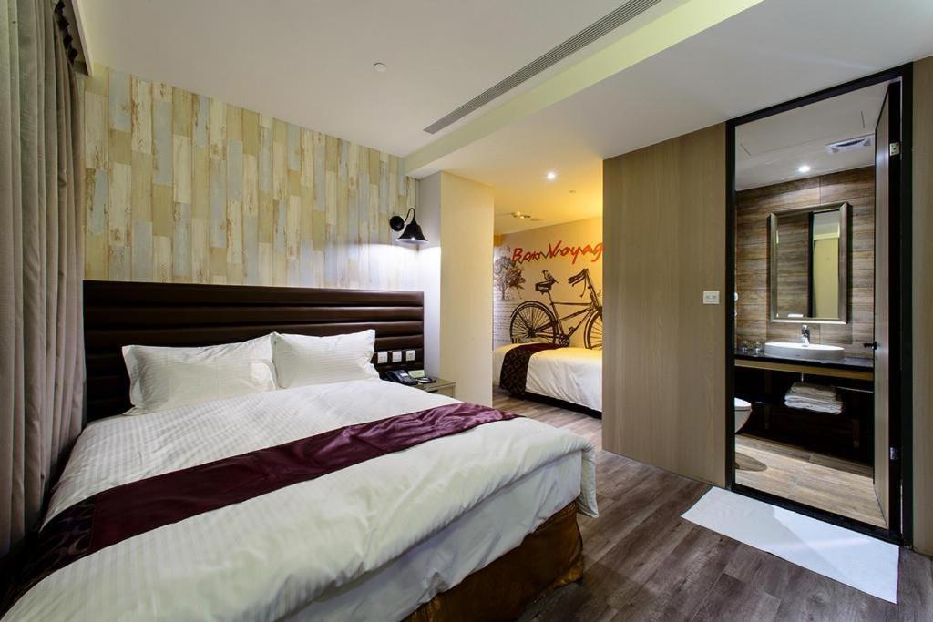 Stay Hotel - Taichung Zhongqing Exteriör bild