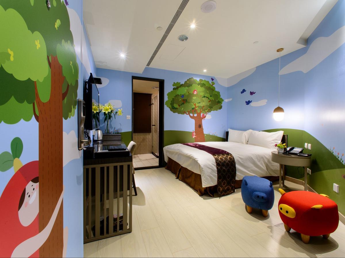 Stay Hotel - Taichung Zhongqing Exteriör bild