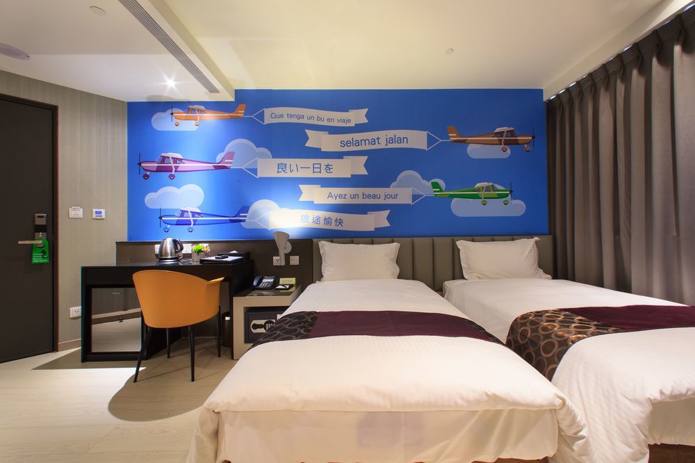 Stay Hotel - Taichung Zhongqing Exteriör bild