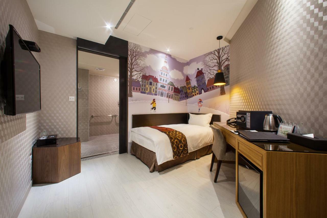 Stay Hotel - Taichung Zhongqing Exteriör bild
