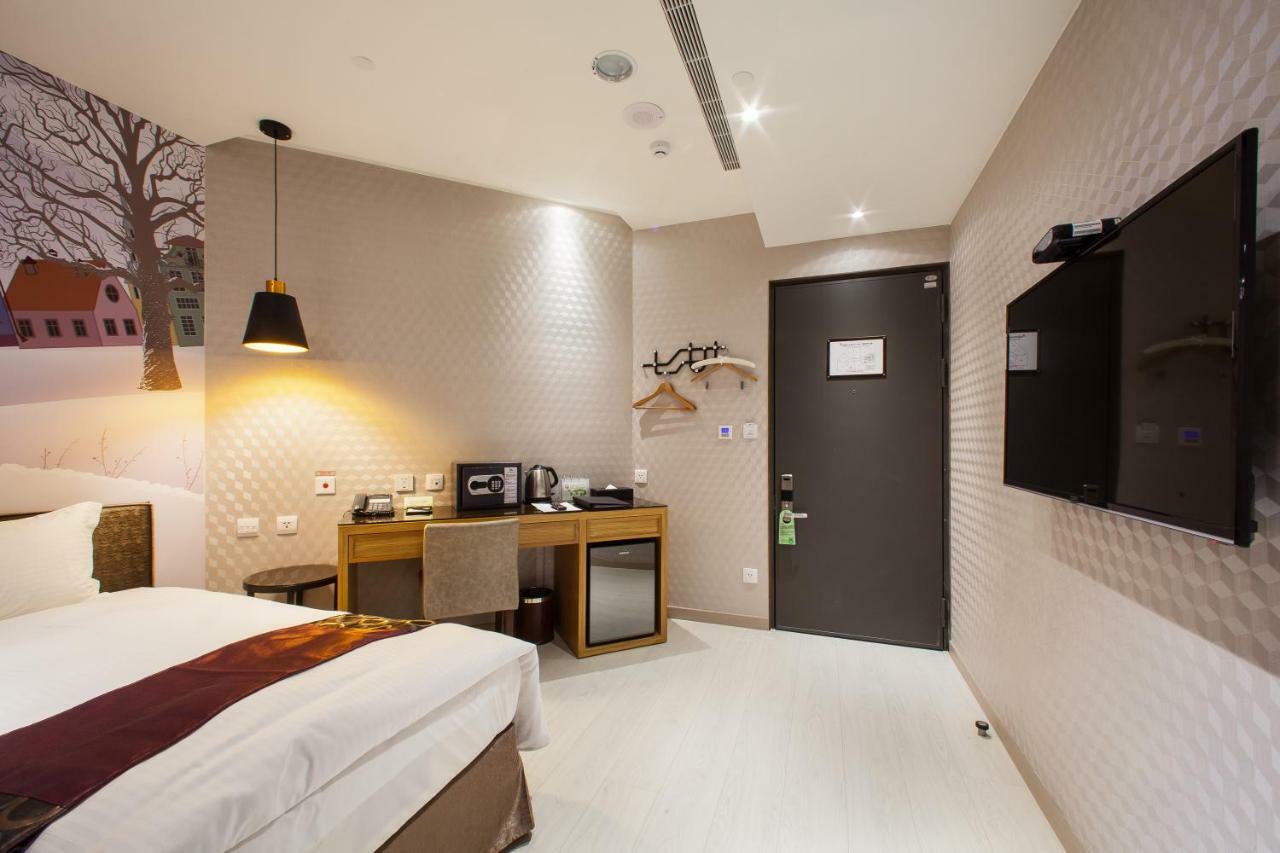Stay Hotel - Taichung Zhongqing Exteriör bild